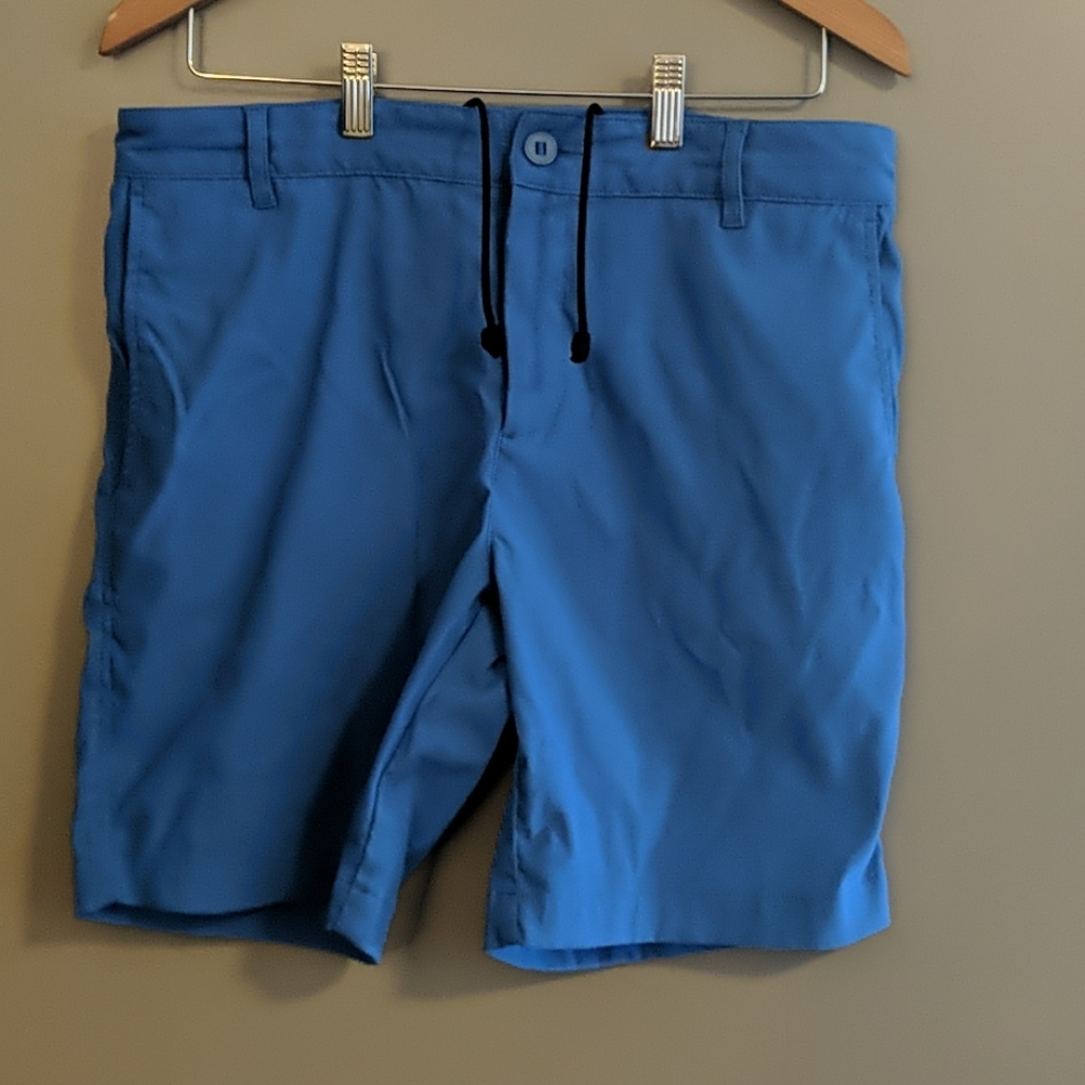 Outlier shorts 32, usa made